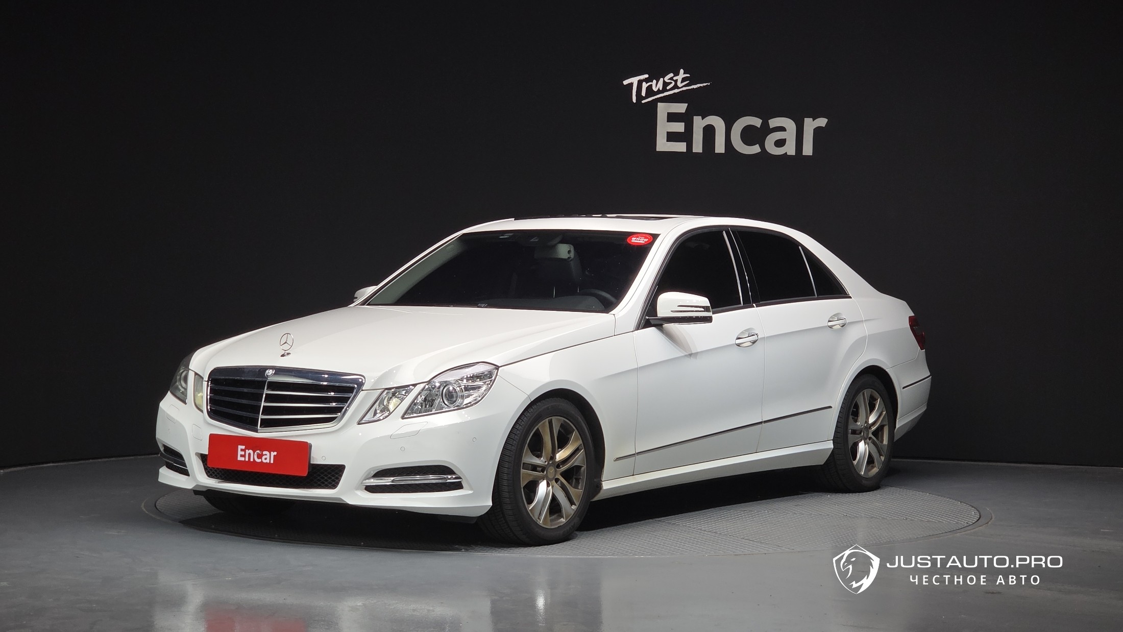 Автомобиль Mercedes-Benz E-Class