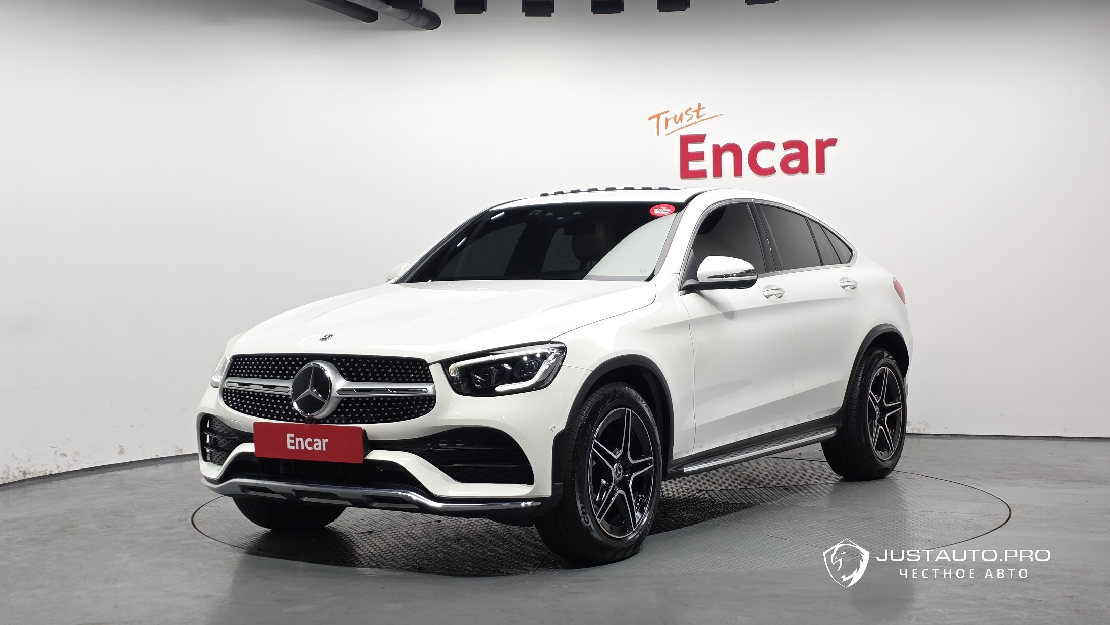 Автомобиль Mercedes-Benz GLC-Class