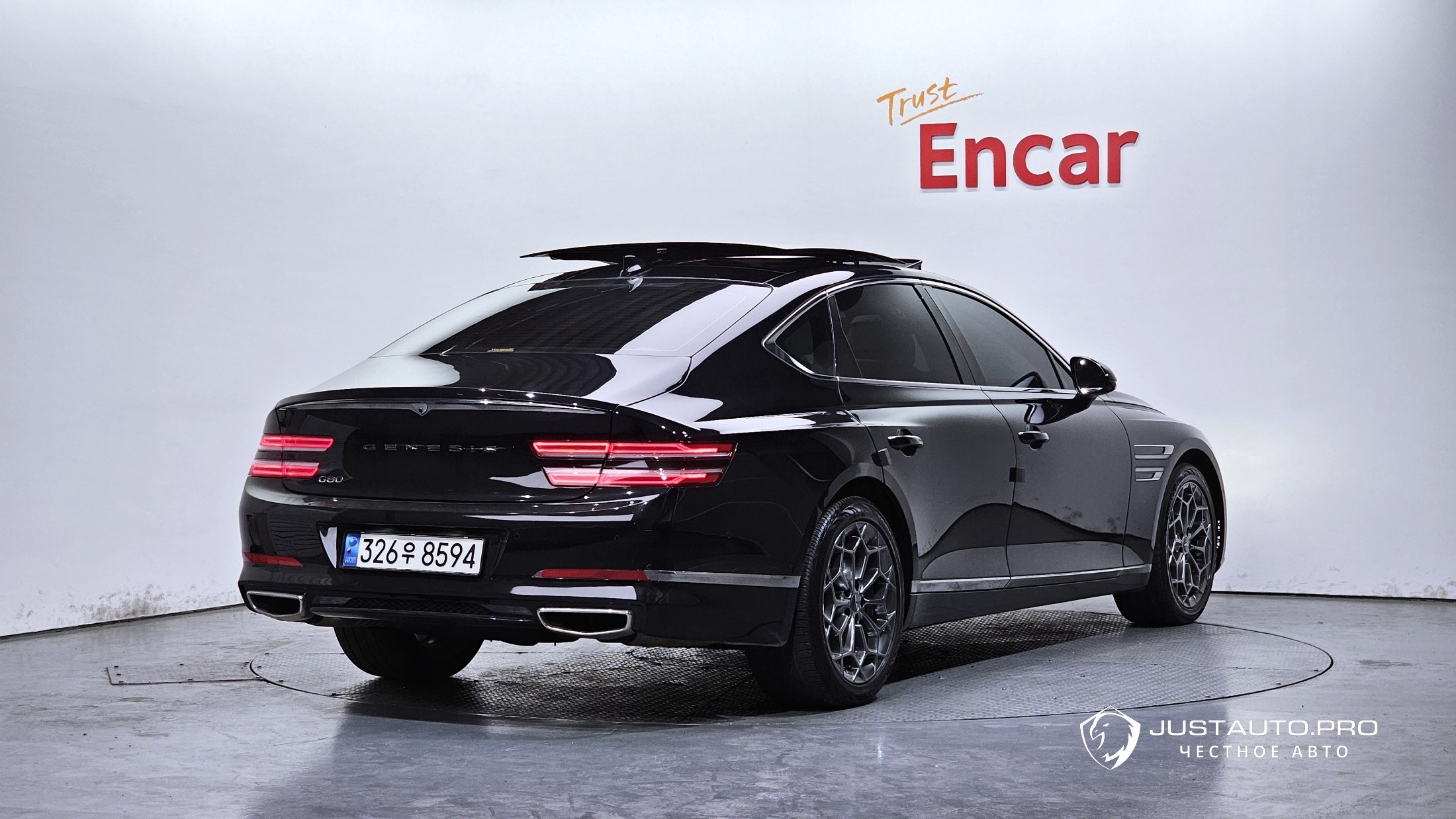 Автомобиль Genesis G80