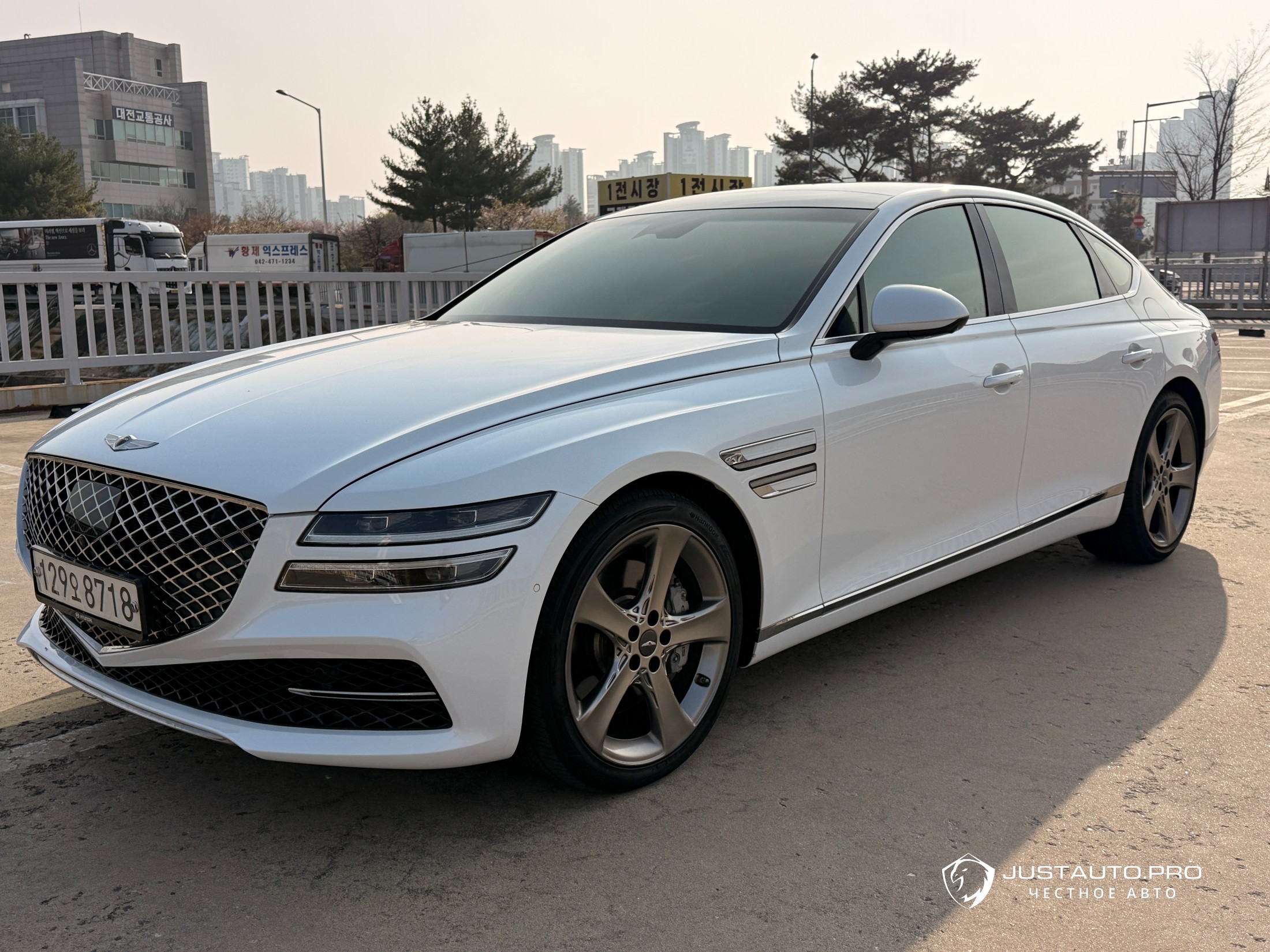 Автомобиль Genesis G80