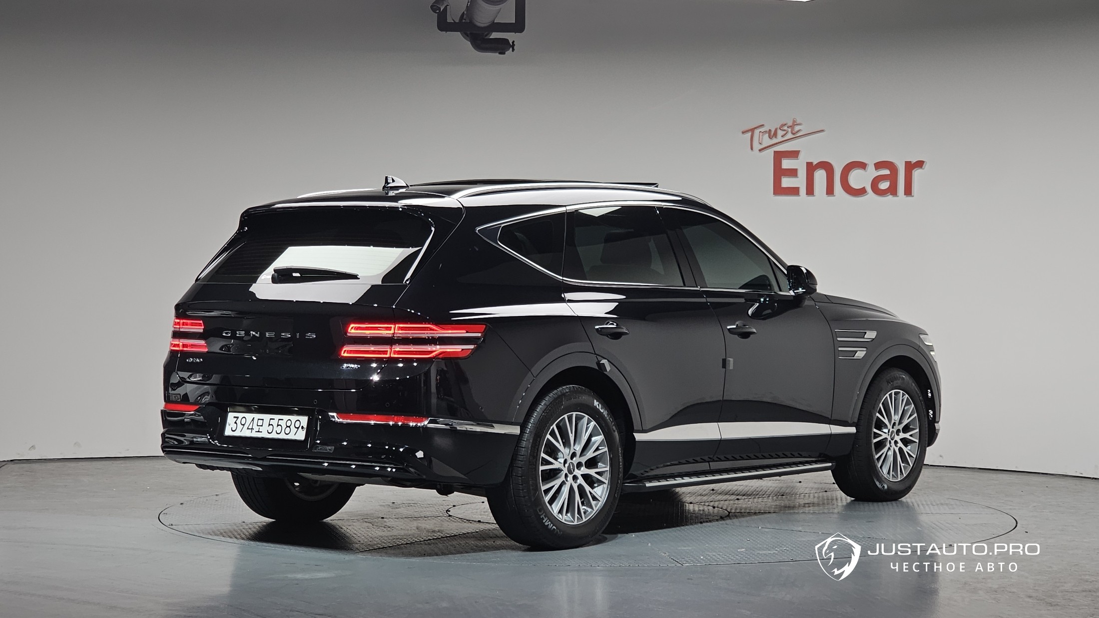 Автомобиль Genesis GV80