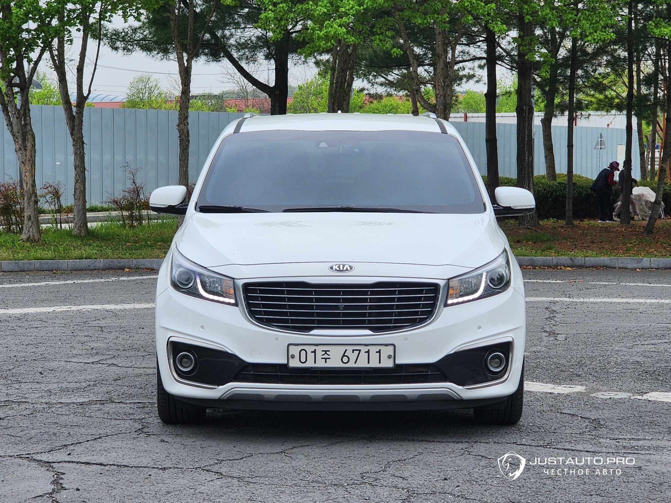 Автомобиль Kia Canival