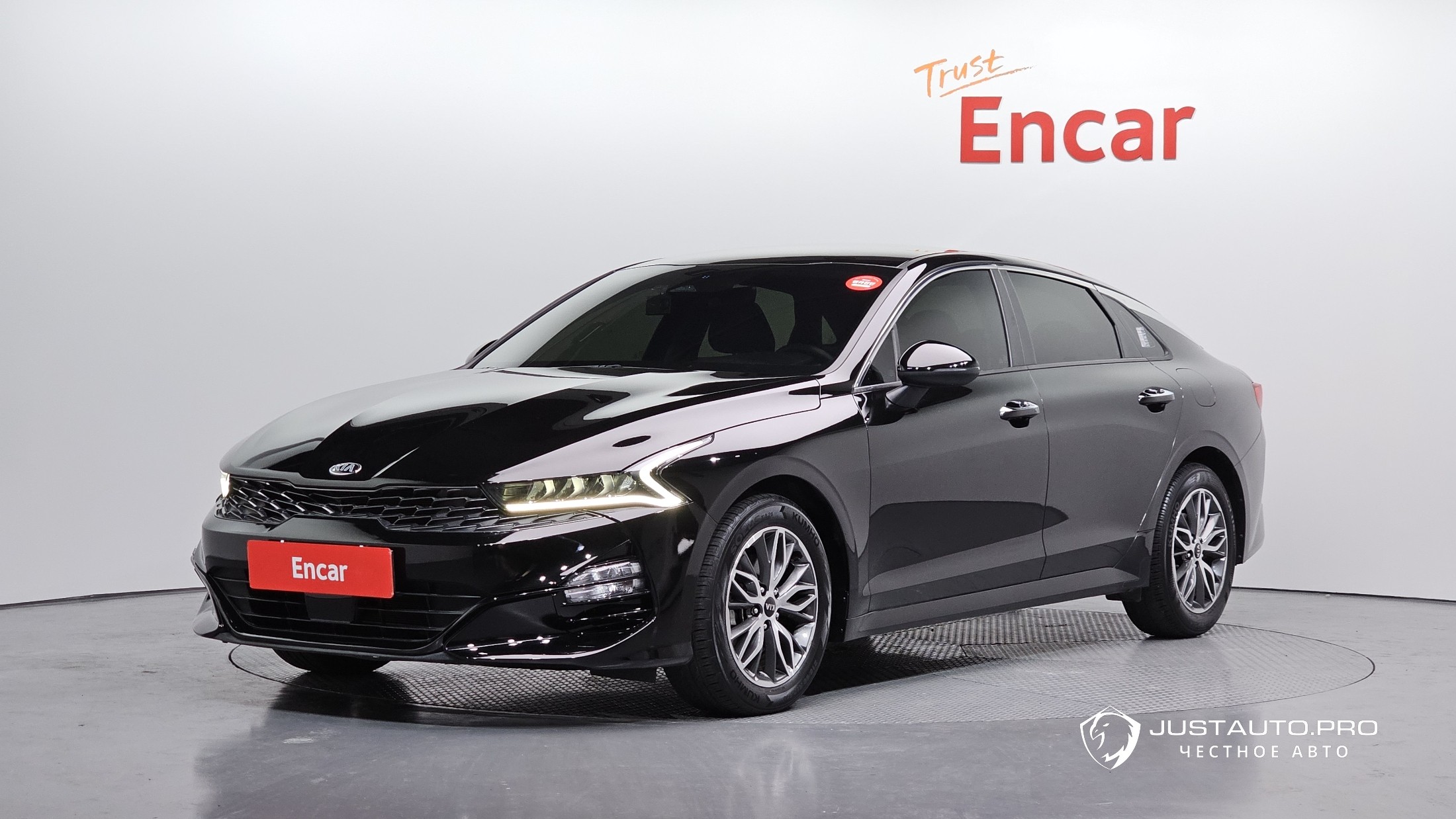 Автомобиль Kia K5