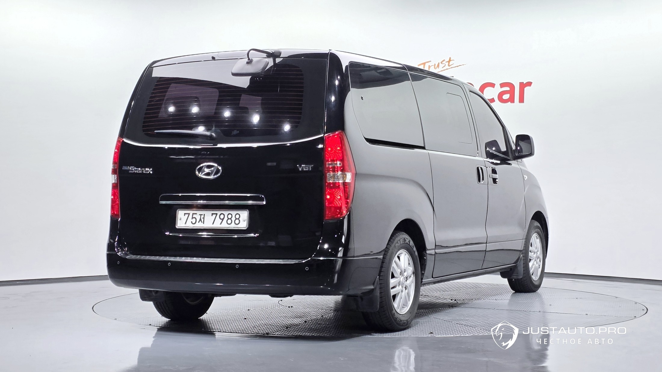 Автомобиль Hyundai Starex