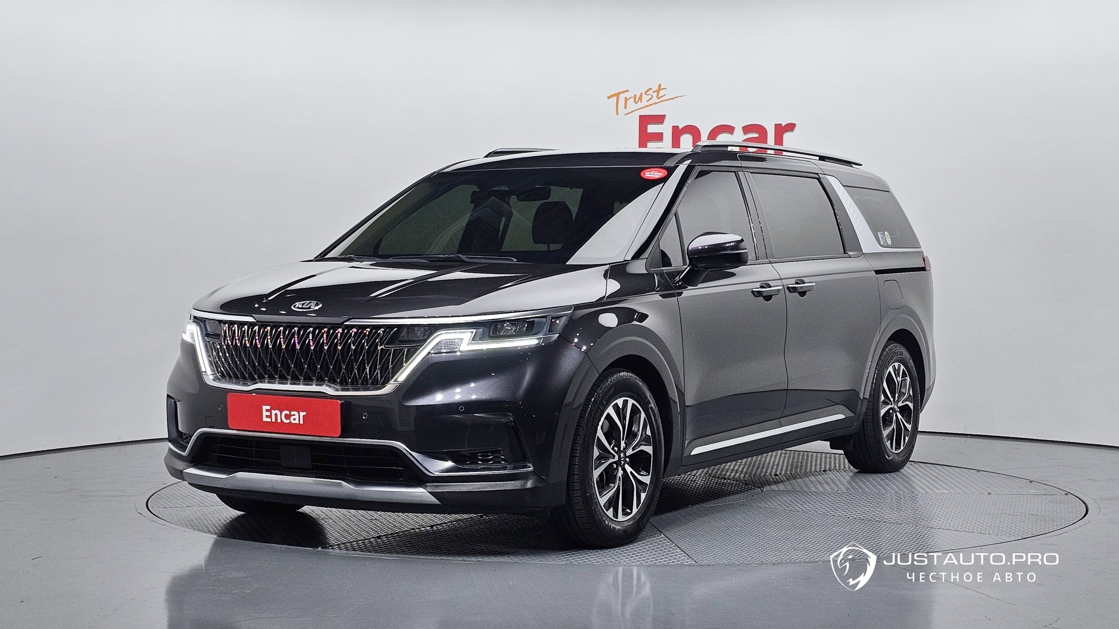 Автомобиль Kia Canival