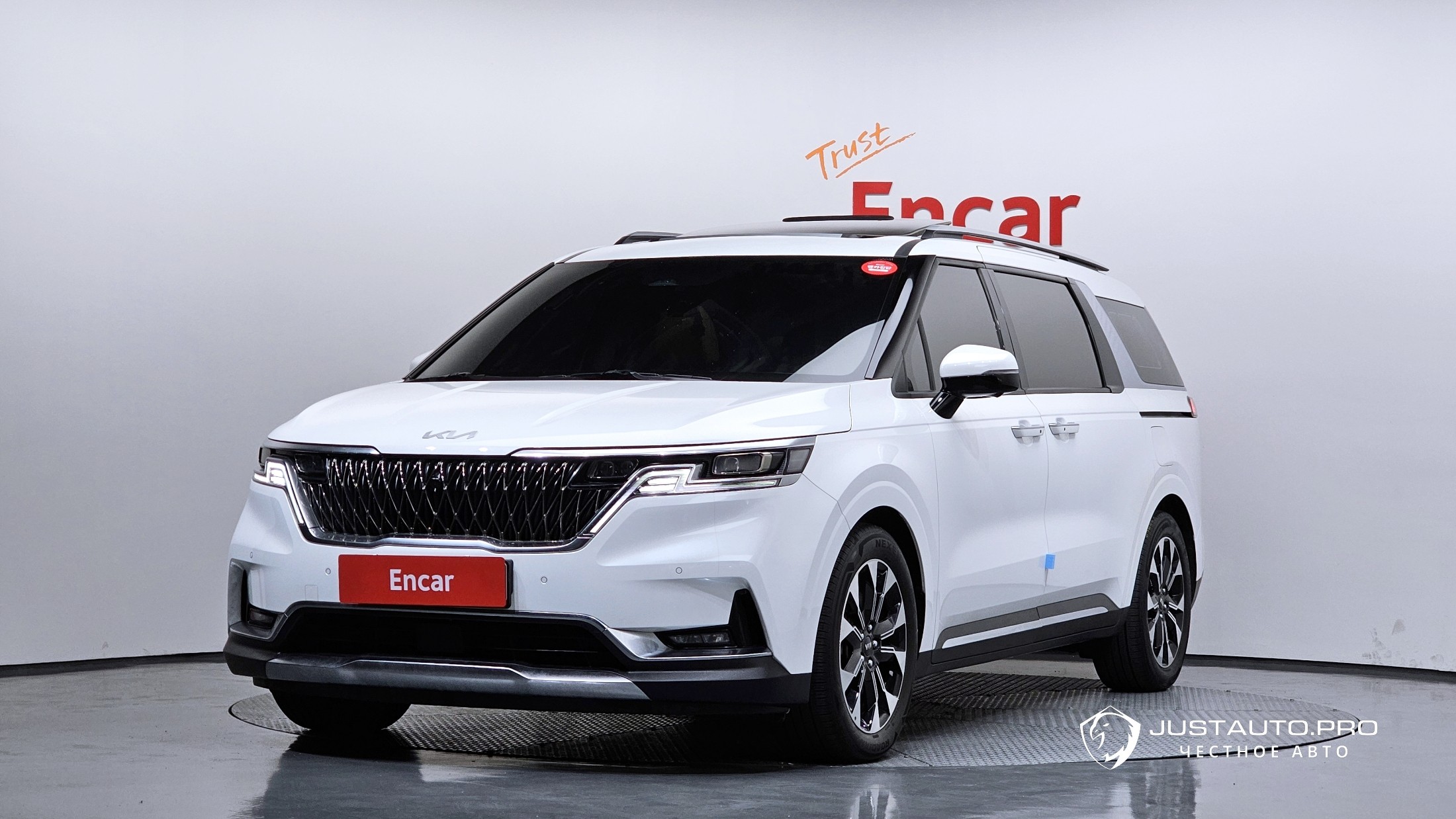 Автомобиль Kia Canival