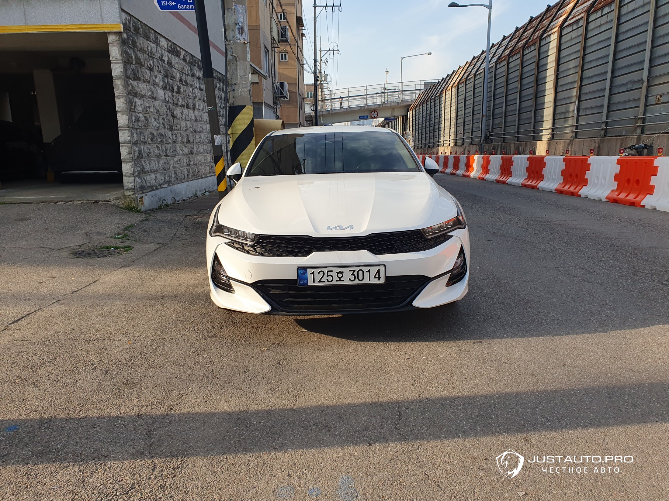 Автомобиль Kia K5