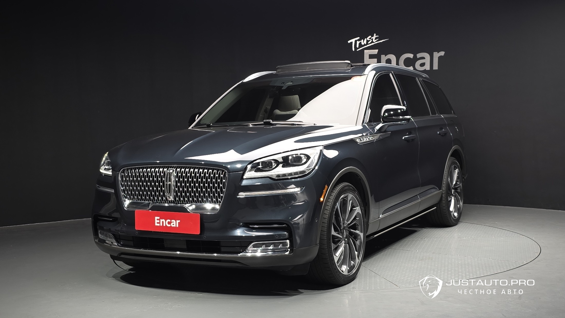 Автомобиль Lincoln Aviator