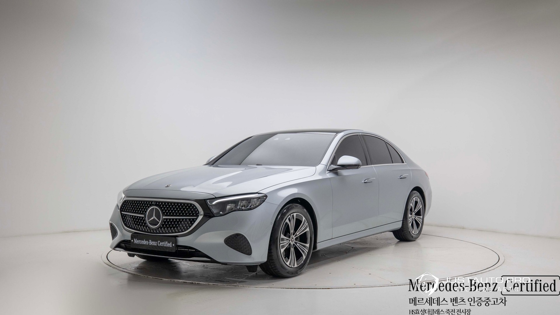 Автомобиль Mercedes-Benz E-Class