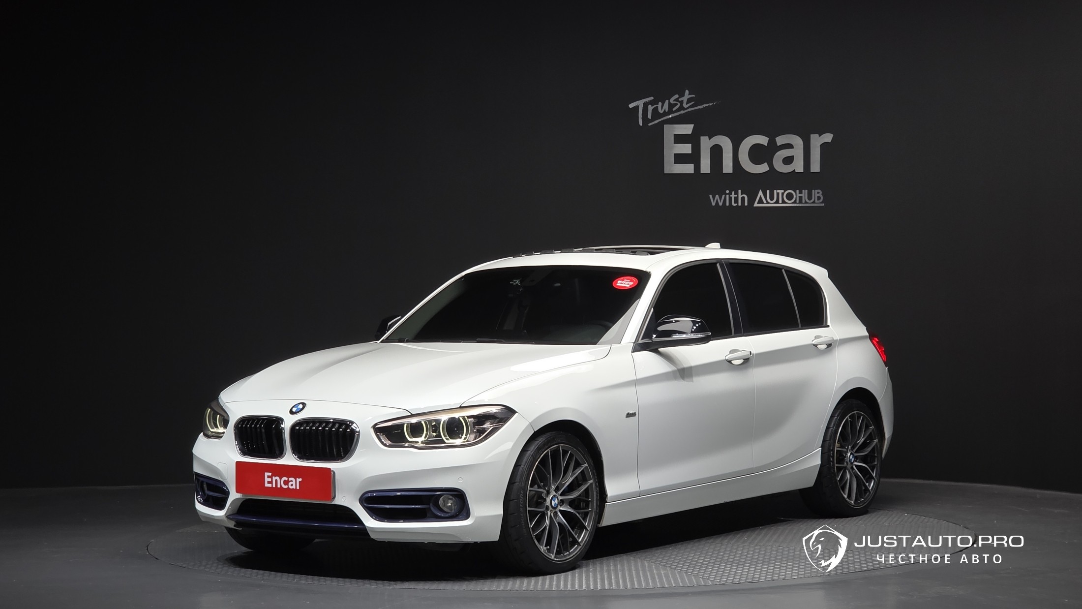 Автомобиль BMW 1-Series