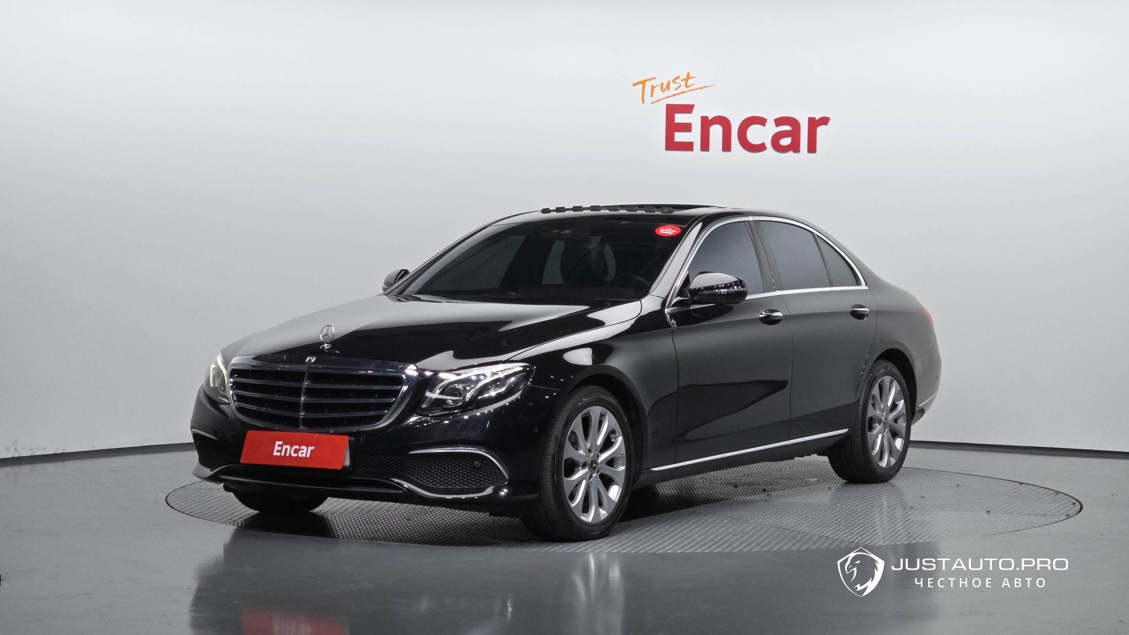 Автомобиль Mercedes-Benz E-Class