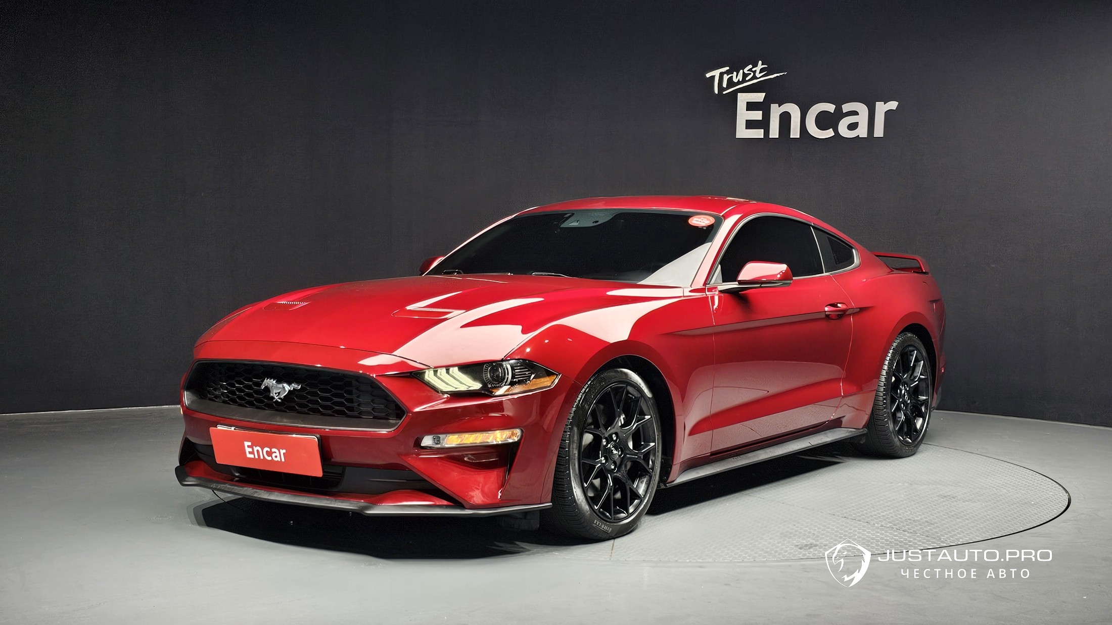 Автомобиль Ford Mustang