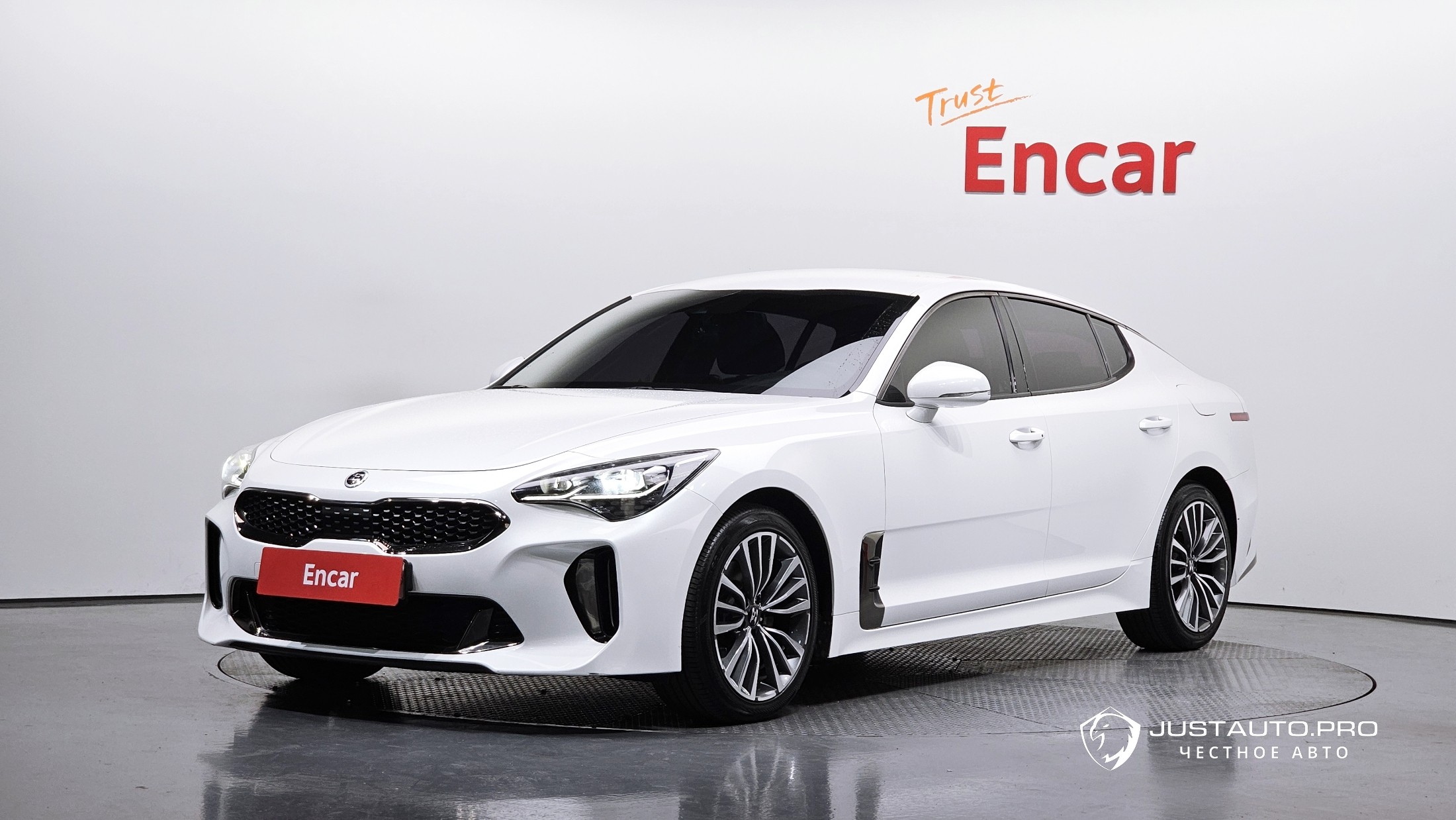 Автомобиль Kia Stinger