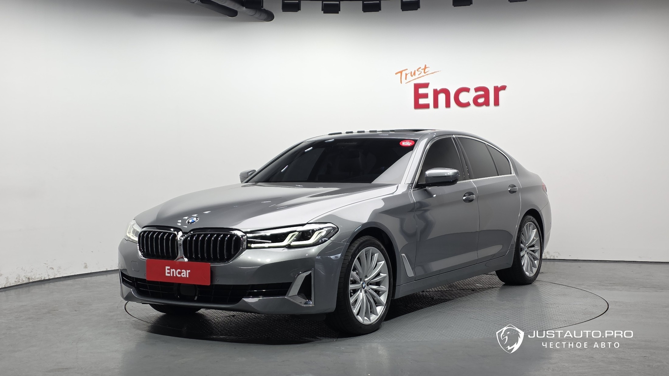 Автомобиль BMW 5-Series