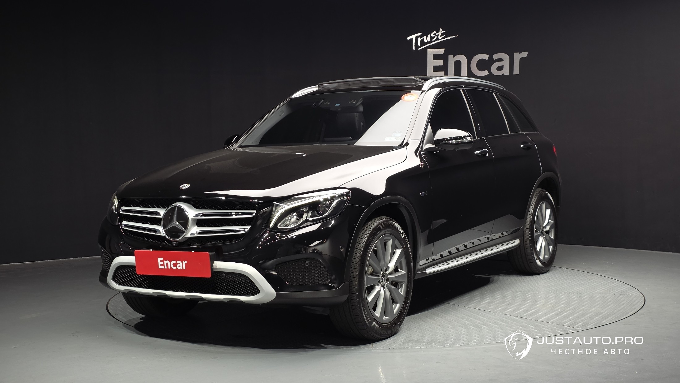 Автомобиль Mercedes-Benz GLC-Class
