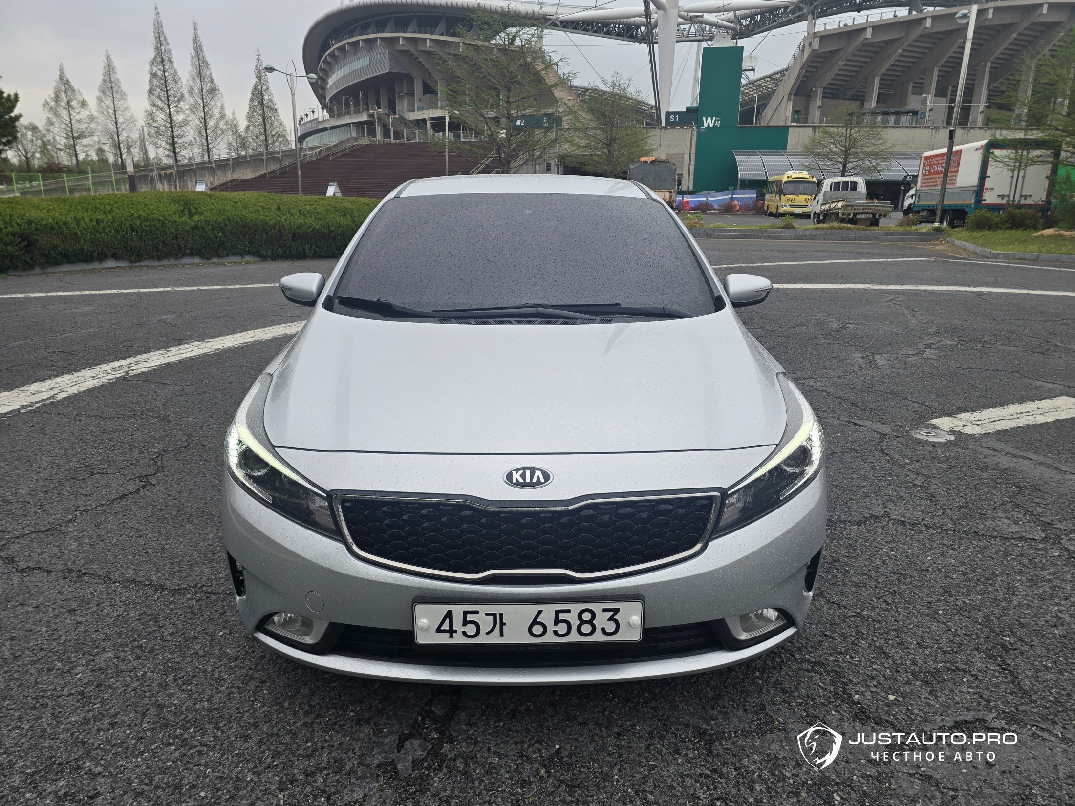 Автомобиль Kia K3