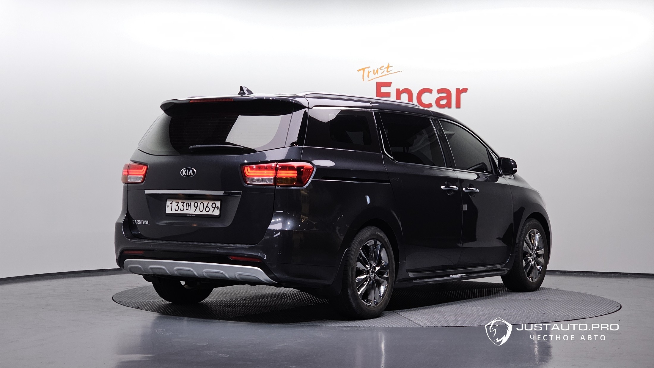 Автомобиль Kia Canival