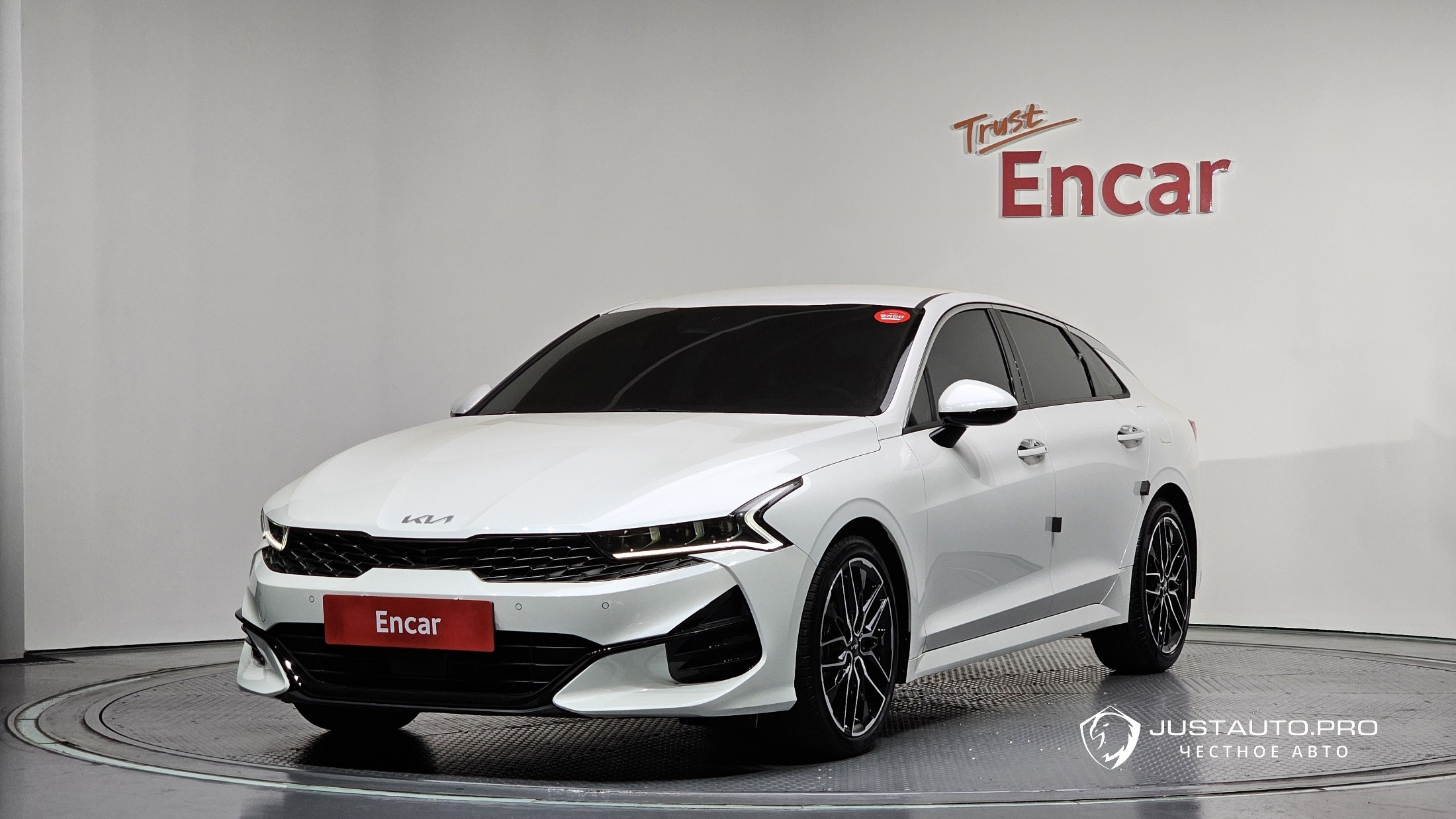 Автомобиль Kia K5