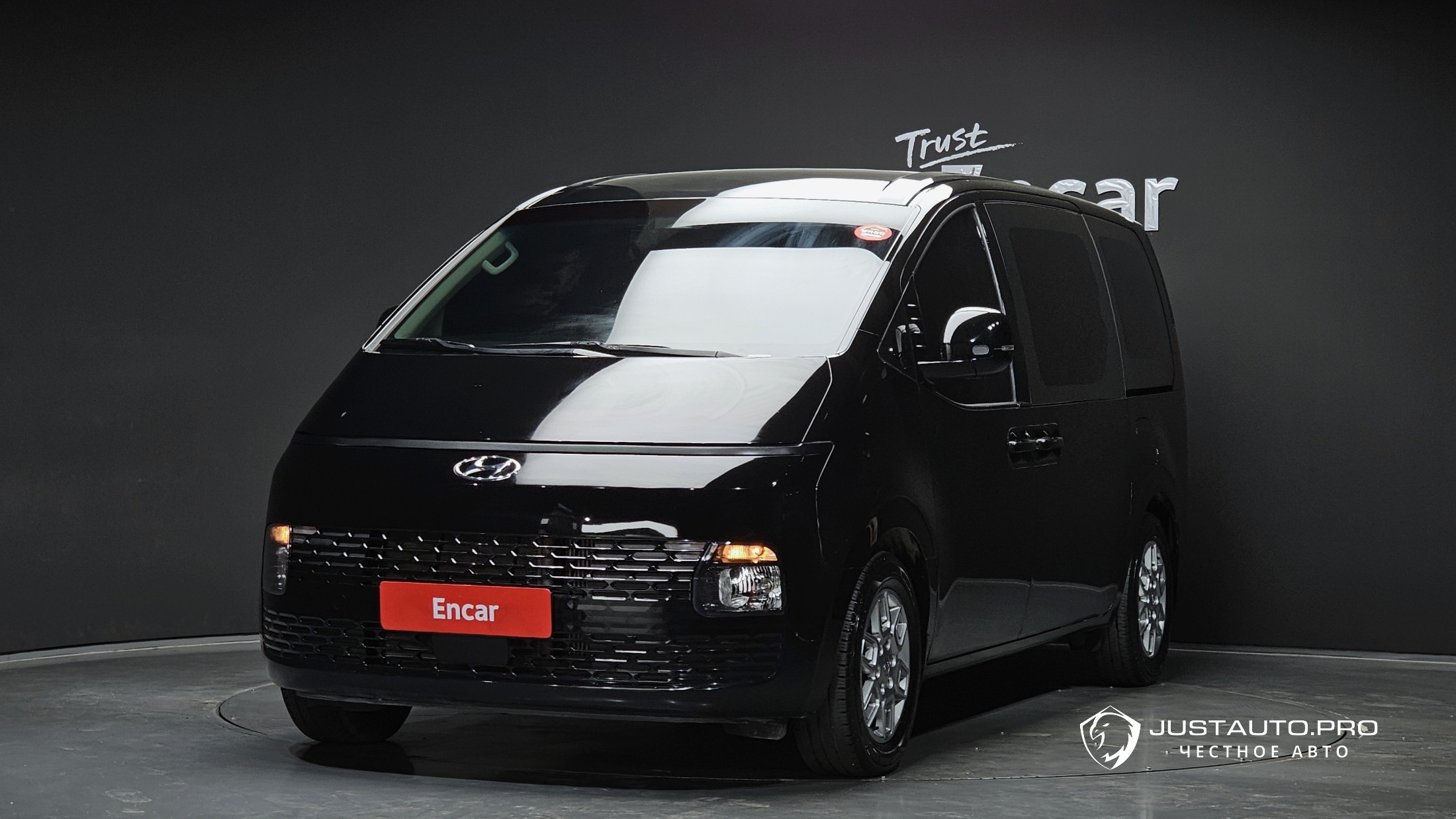Автомобиль Hyundai Staria