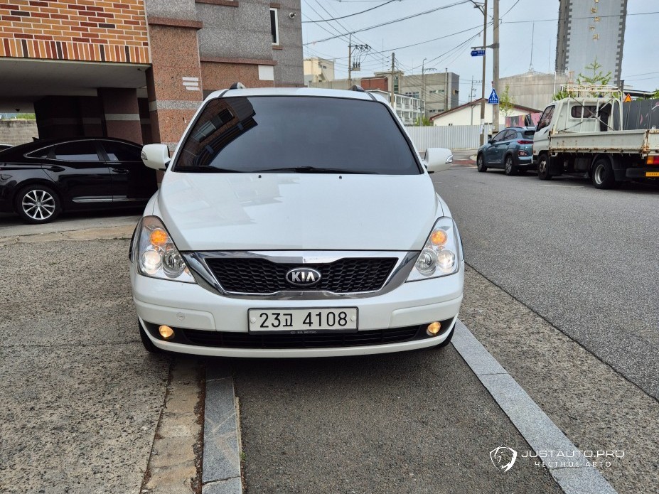Автомобиль Kia Canival
