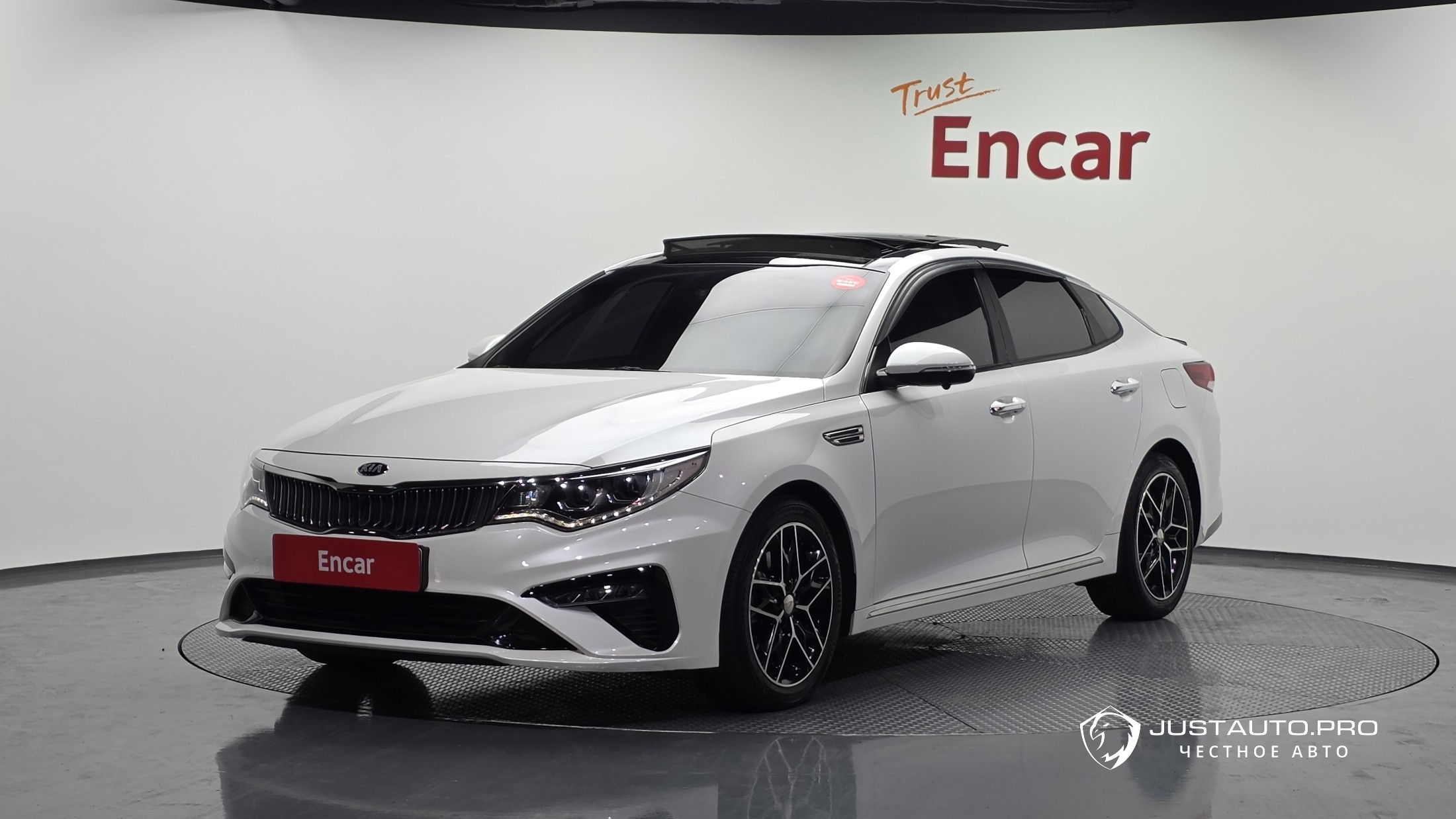 Автомобиль Kia K5