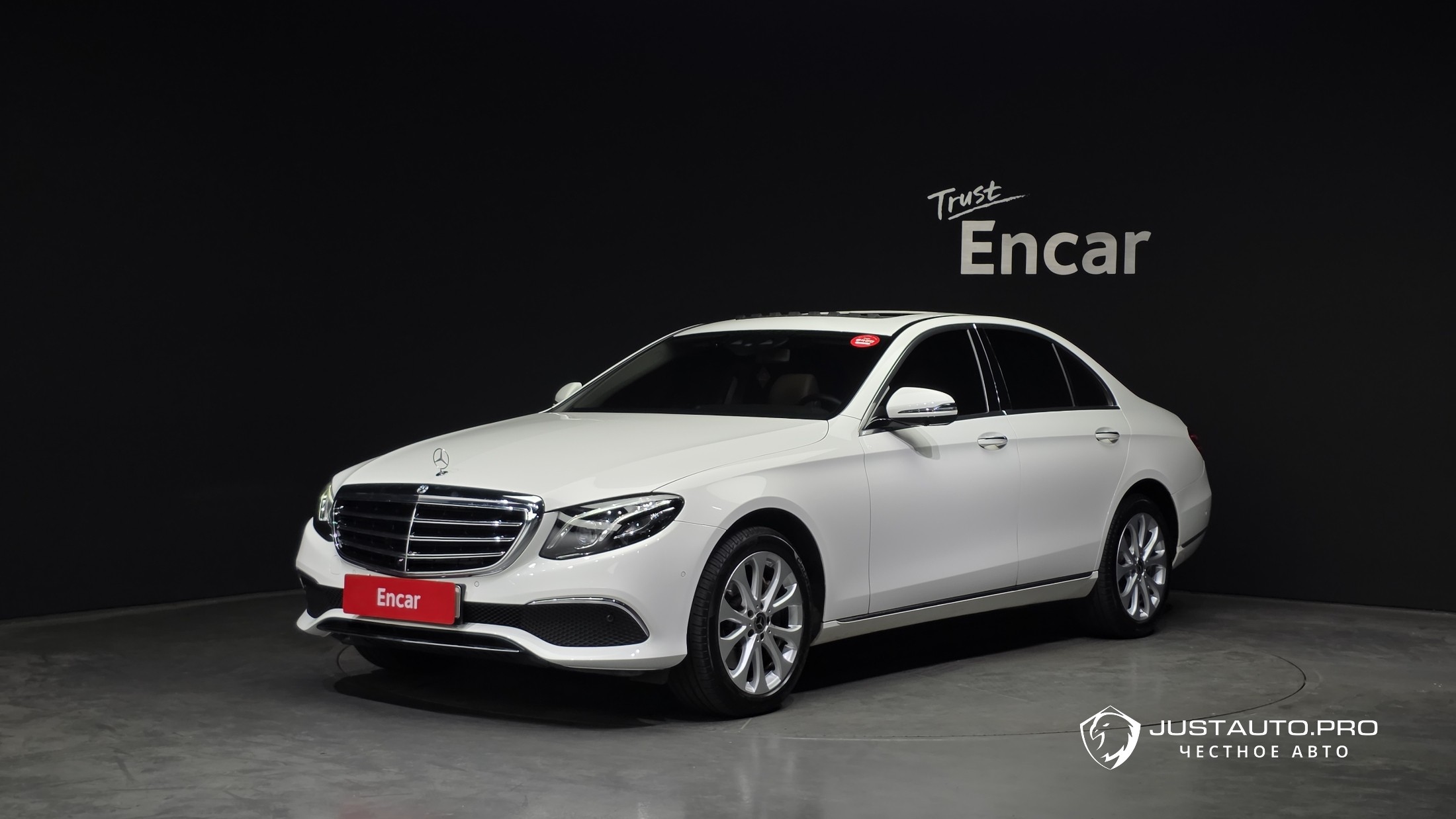Автомобиль Mercedes-Benz E-Class