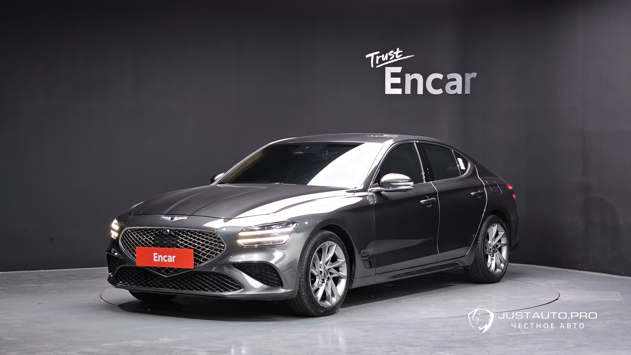 Автомобиль Genesis G70