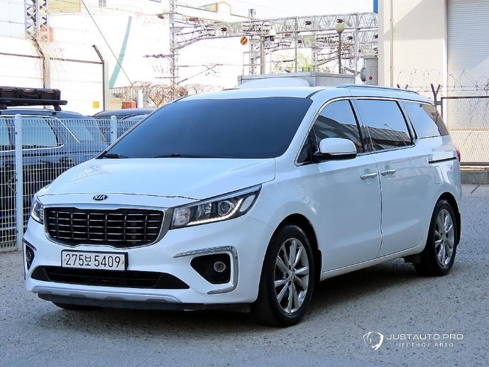 Автомобиль Kia Canival