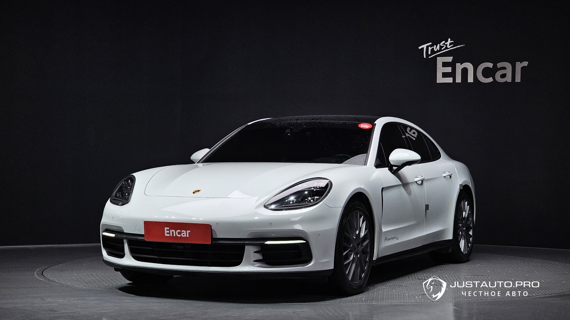Автомобиль Porsche Panamera