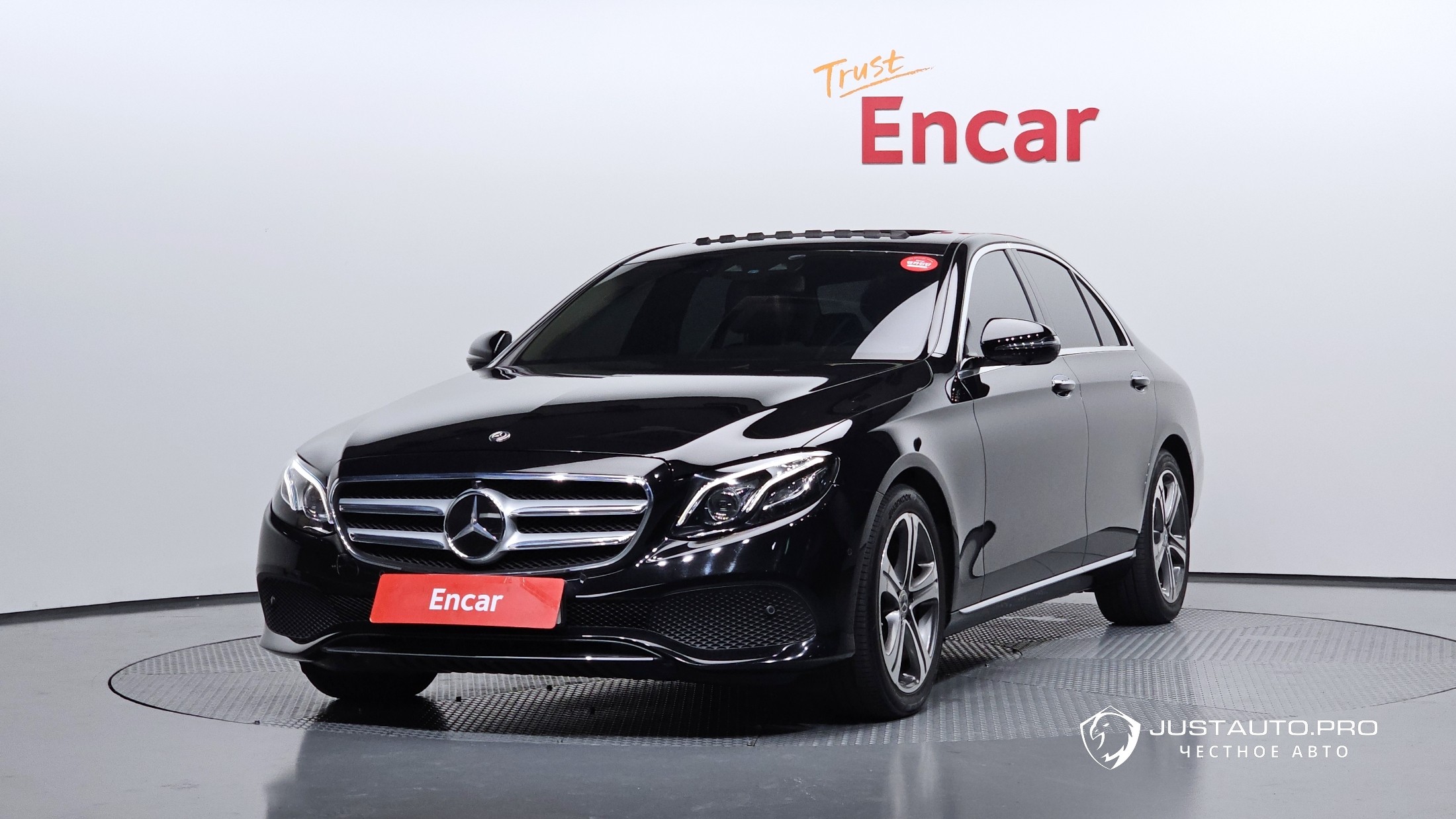 Автомобиль Mercedes-Benz E-Class