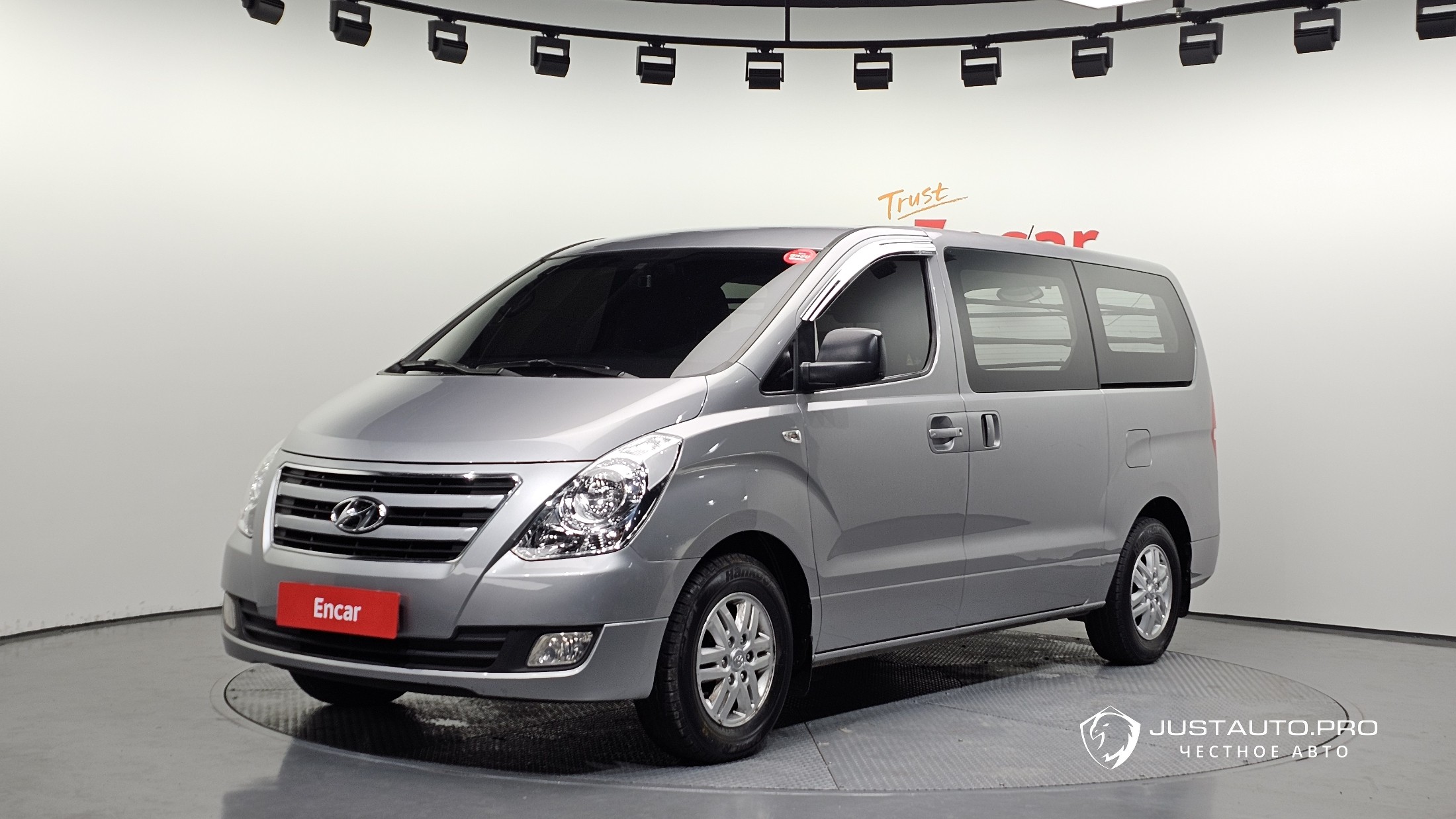 Автомобиль Hyundai Starex