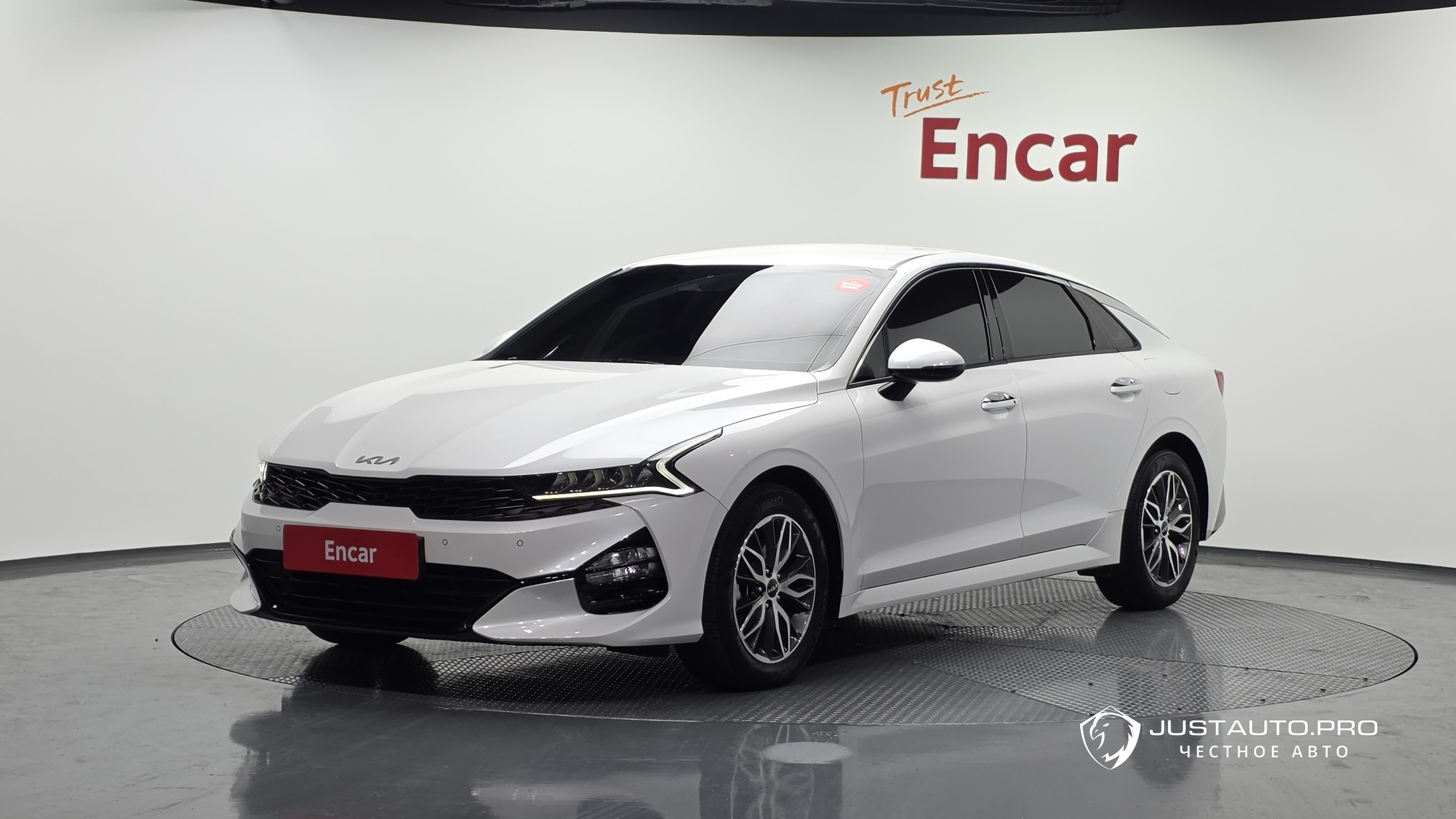 Автомобиль Kia K5
