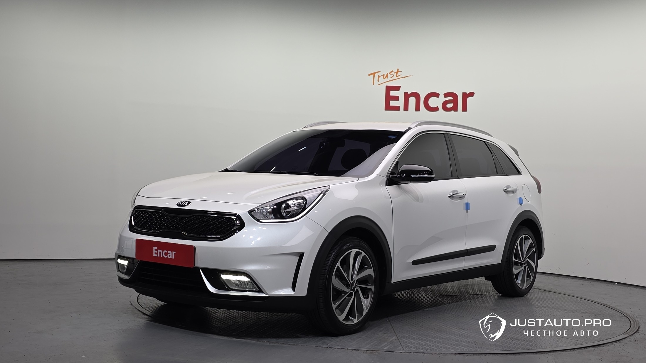 Автомобиль Kia Niro