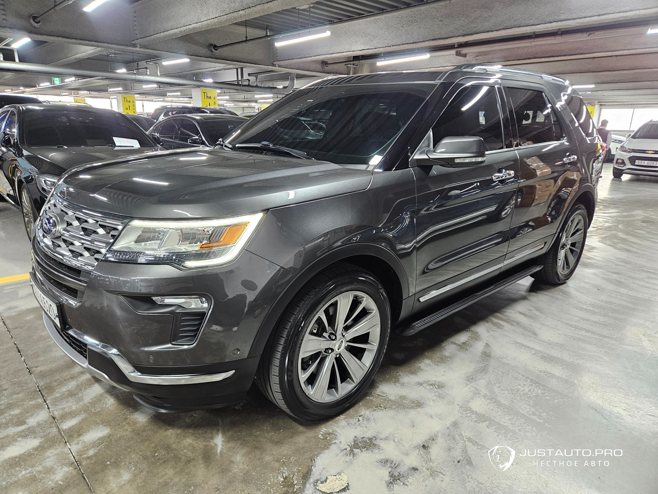 Автомобиль Ford Explorer