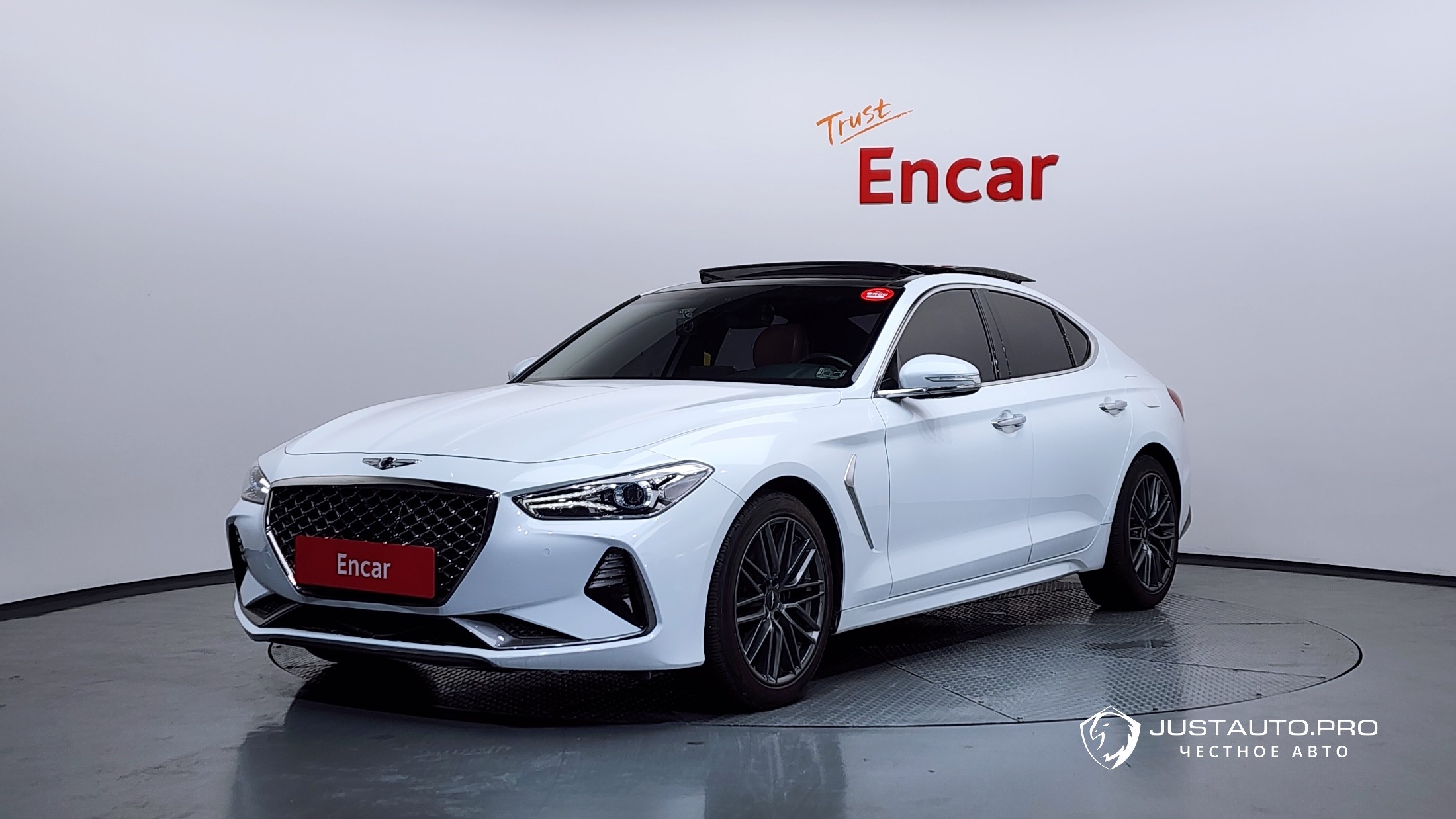 Автомобиль Genesis G70