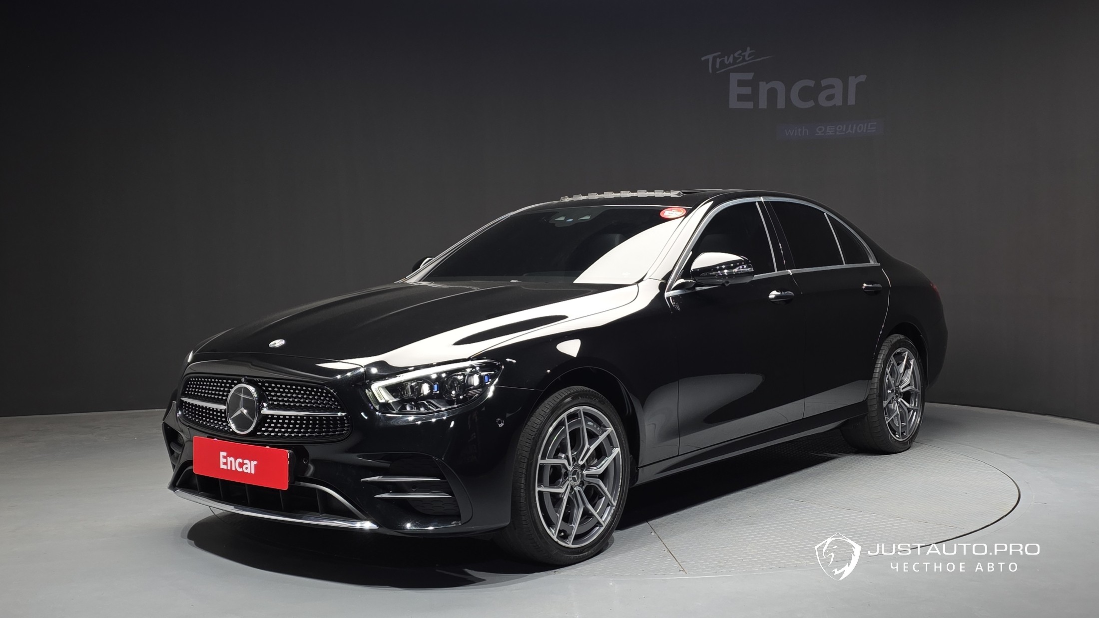 Автомобиль Mercedes-Benz E-Class