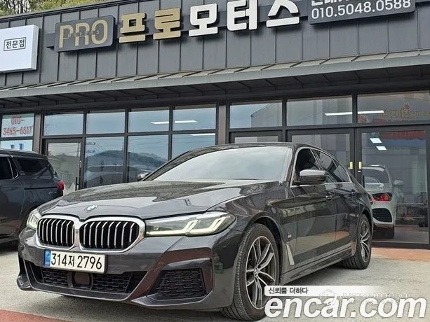 Автомобиль BMW 5-Series
