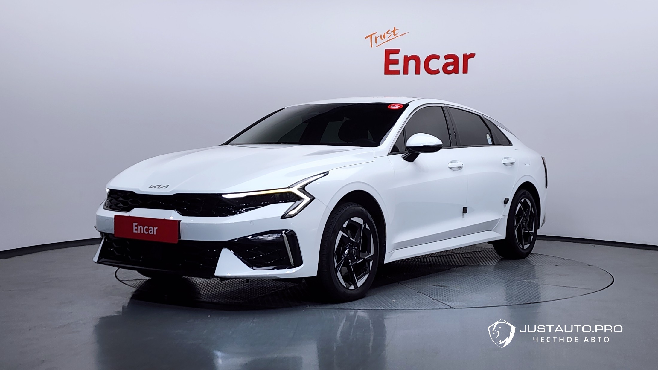 Автомобиль Kia K5