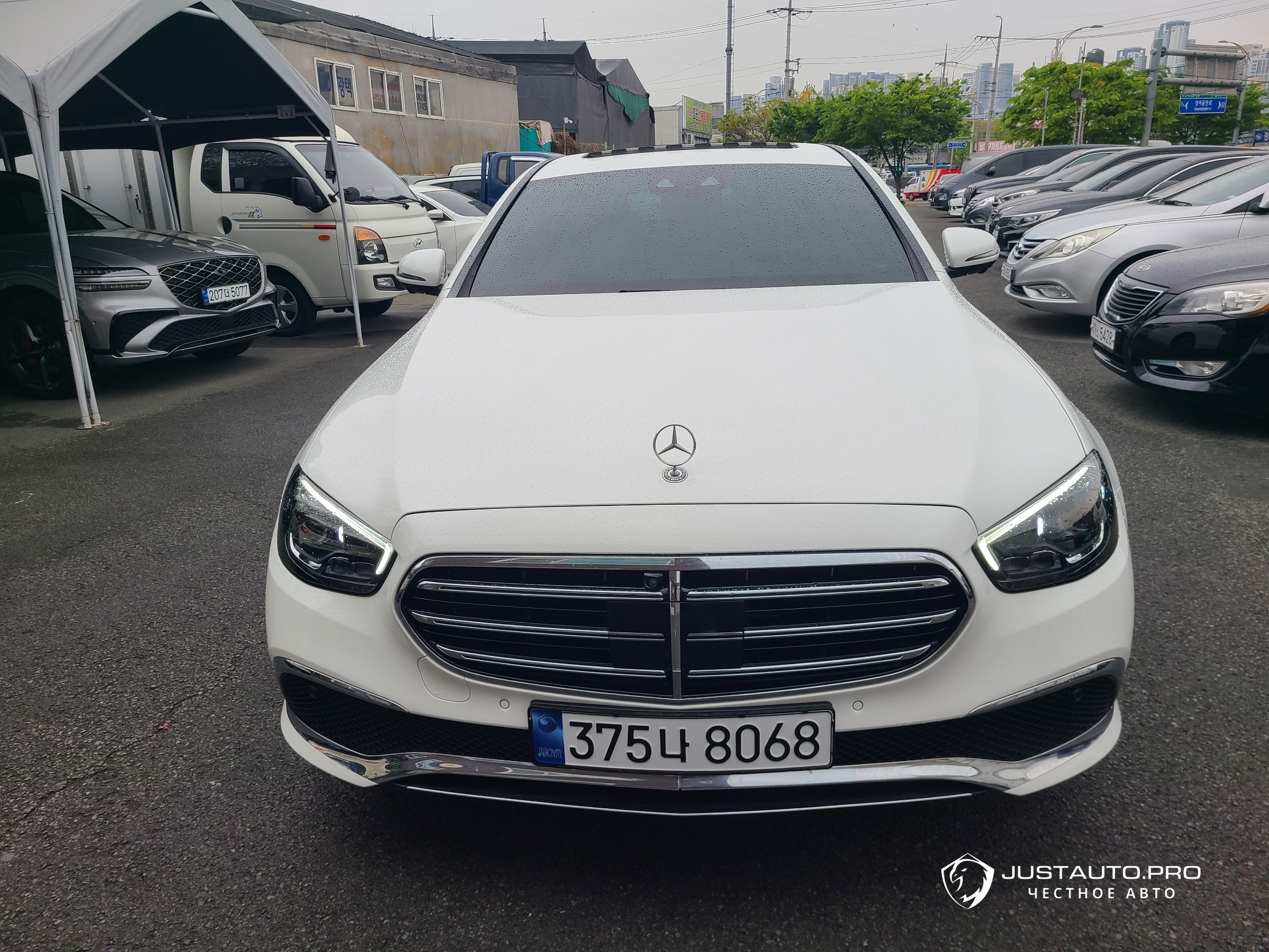 Автомобиль Mercedes-Benz E-Class