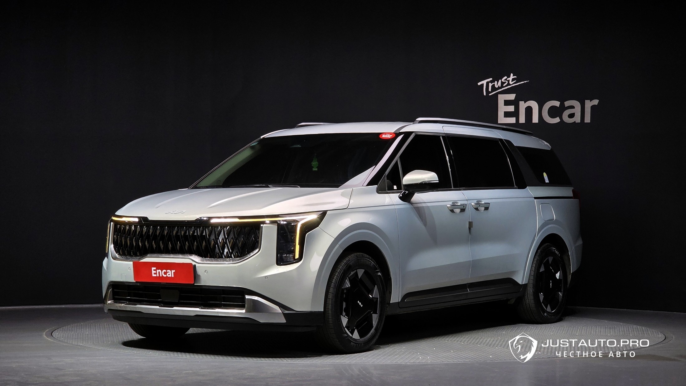 Автомобиль Kia Canival