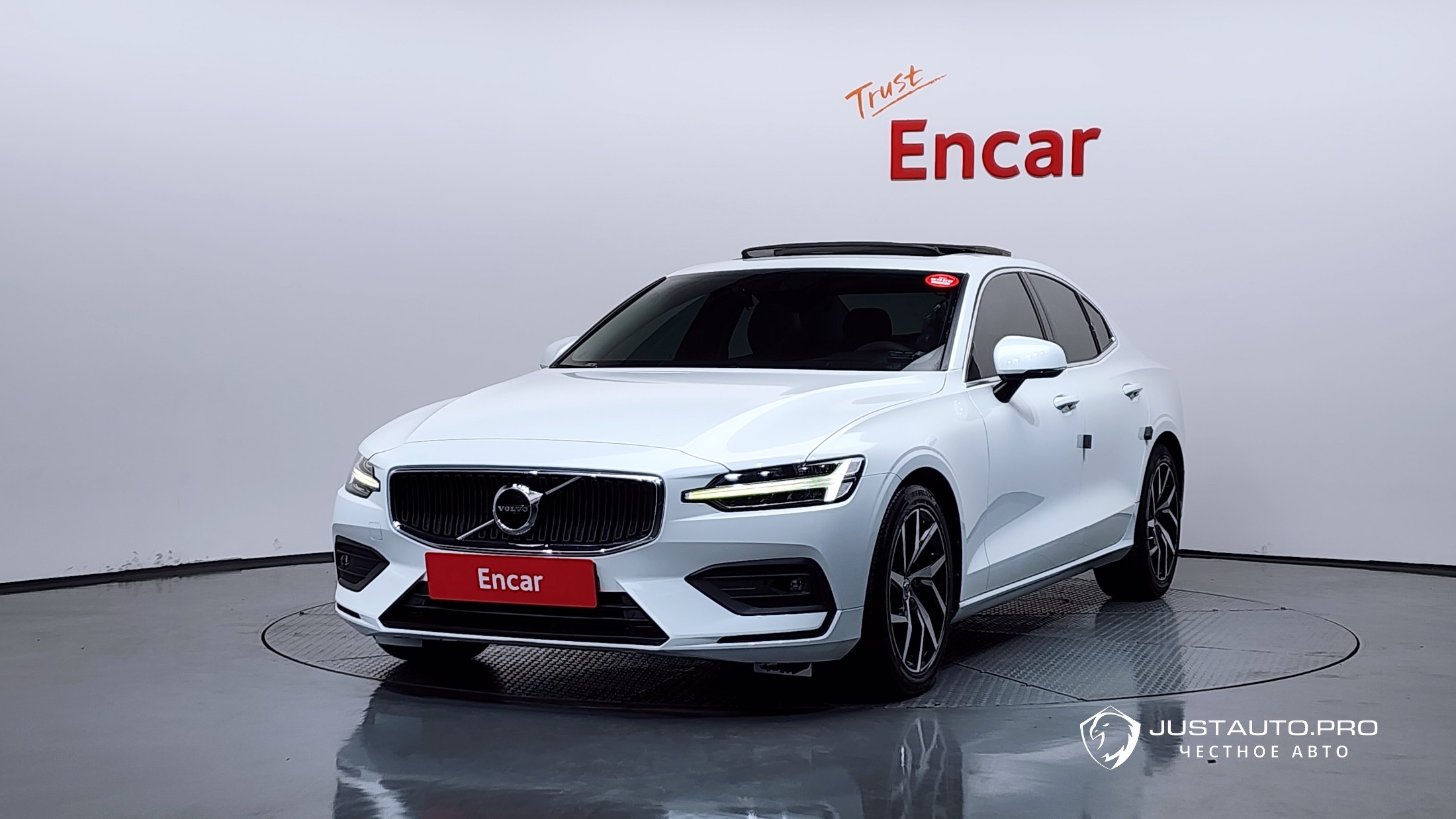 Автомобиль Volvo S60