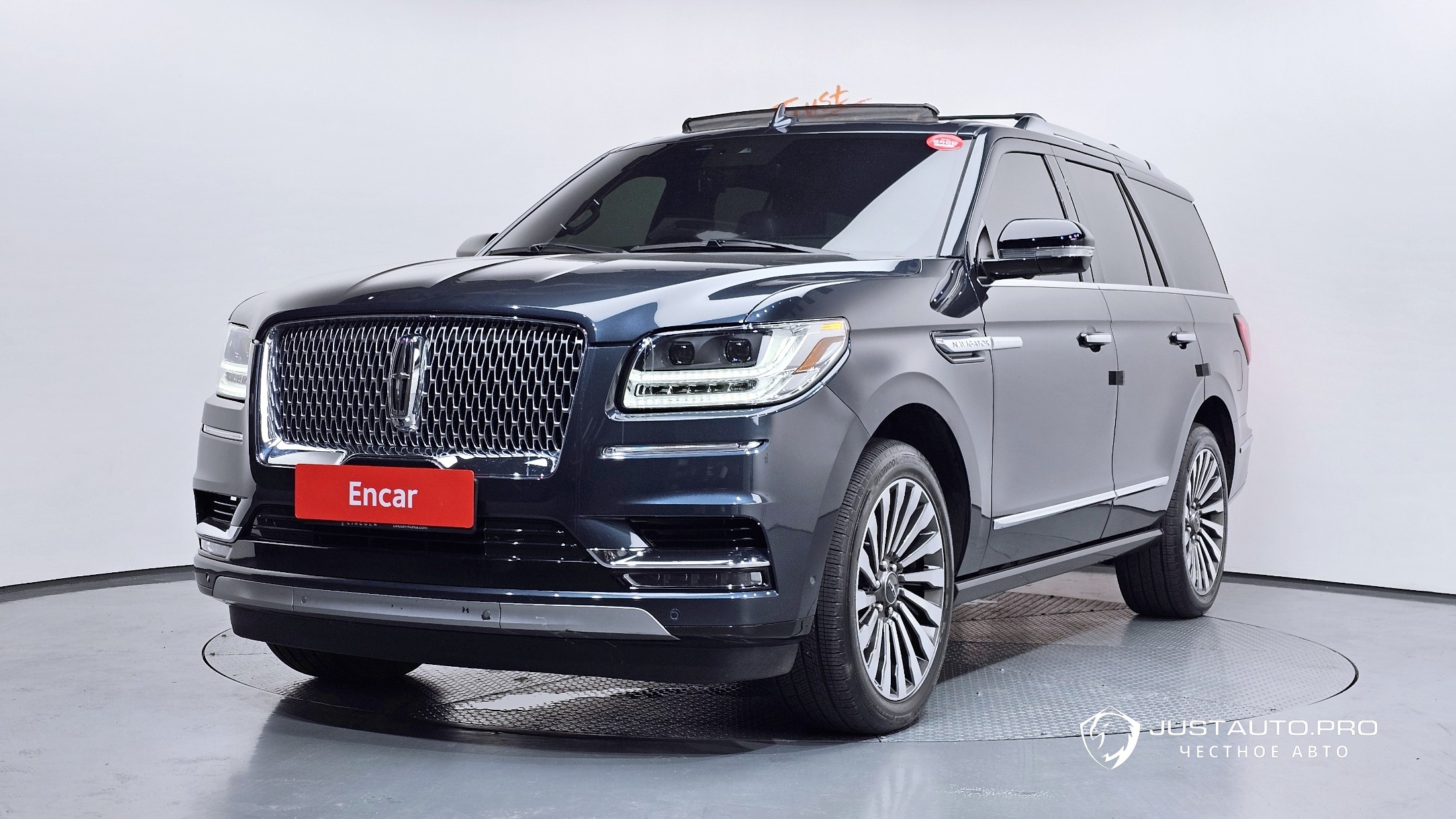 Автомобиль Lincoln Navigator