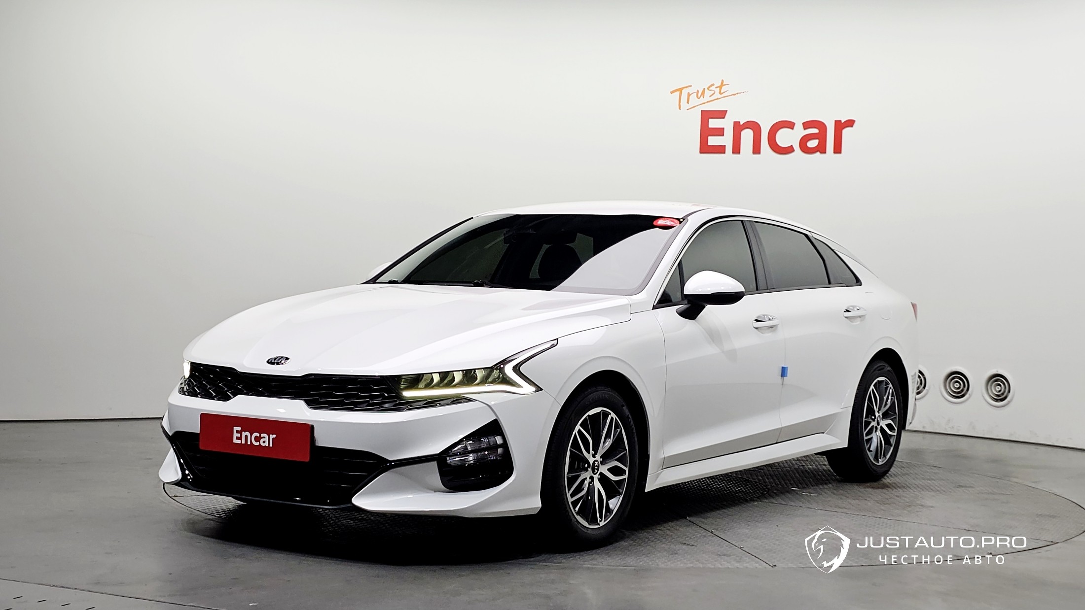 Автомобиль Kia K5