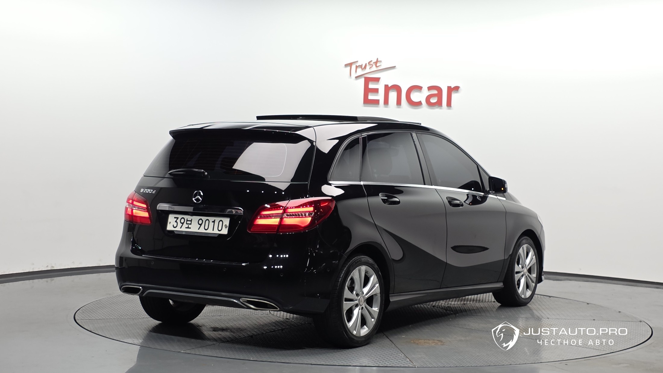 Автомобиль Mercedes-Benz B-Class