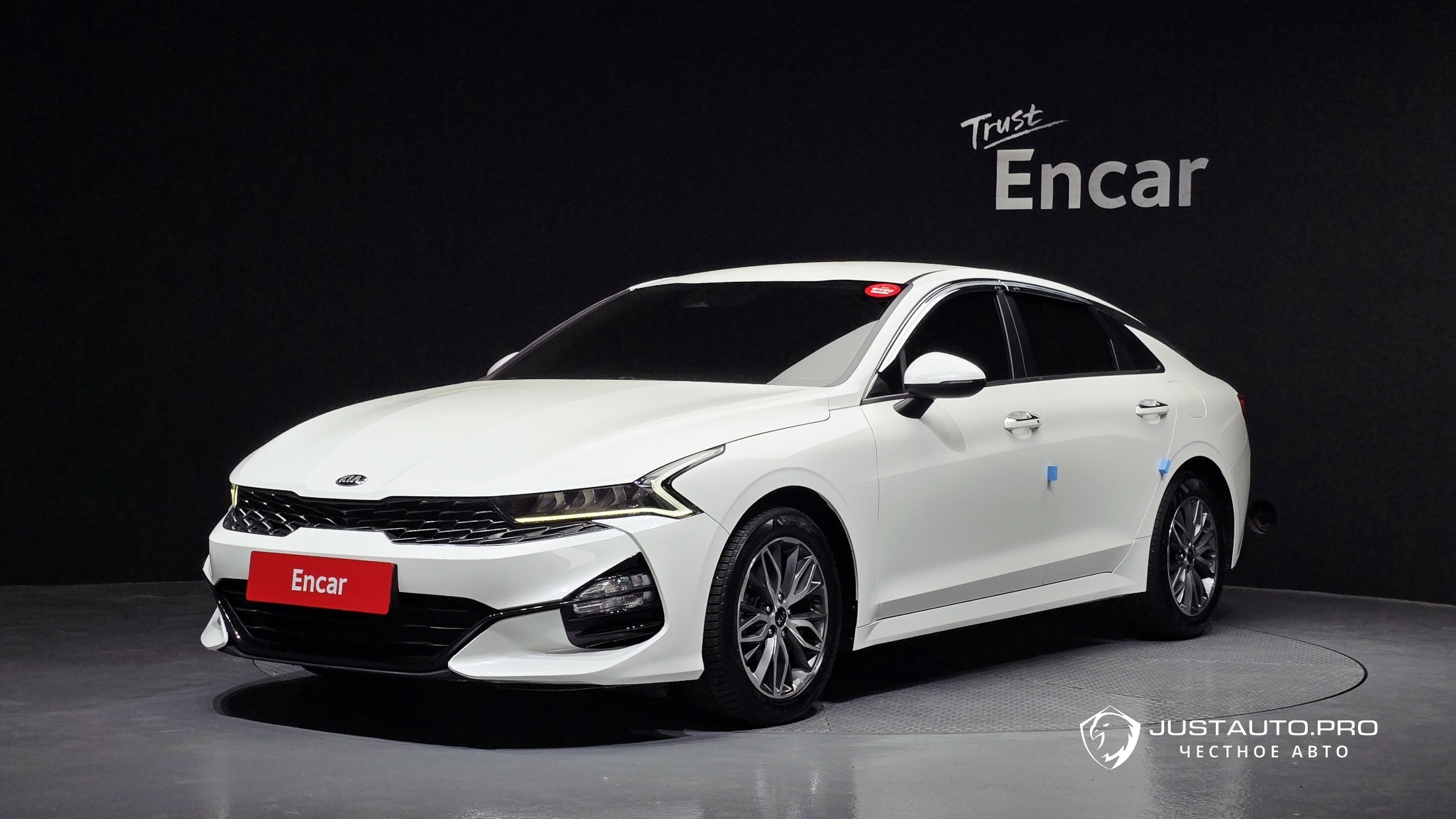 Автомобиль Kia K5