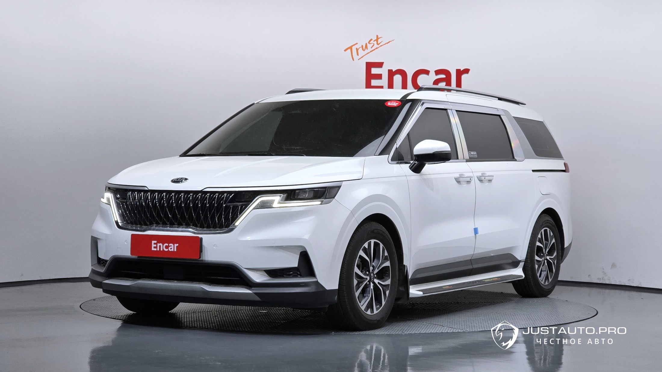 Автомобиль Kia Canival