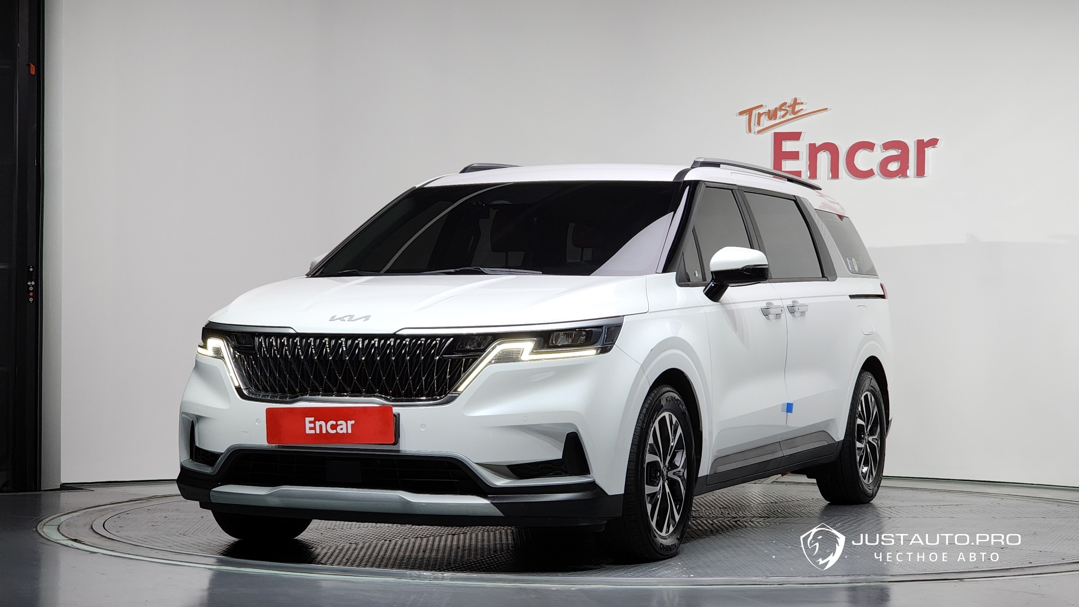 Автомобиль Kia Canival