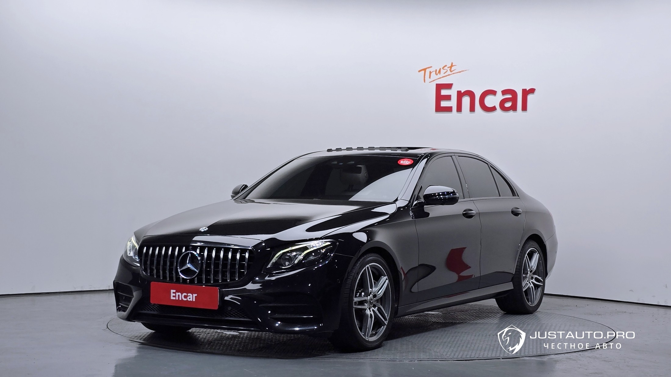 Автомобиль Mercedes-Benz E-Class
