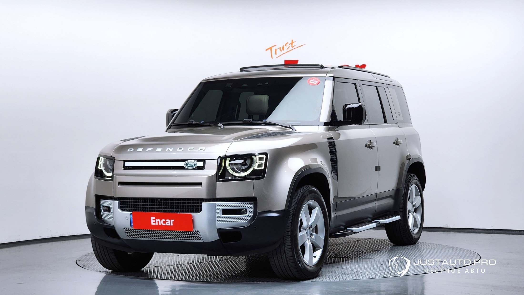 Автомобиль Land Rover Defender