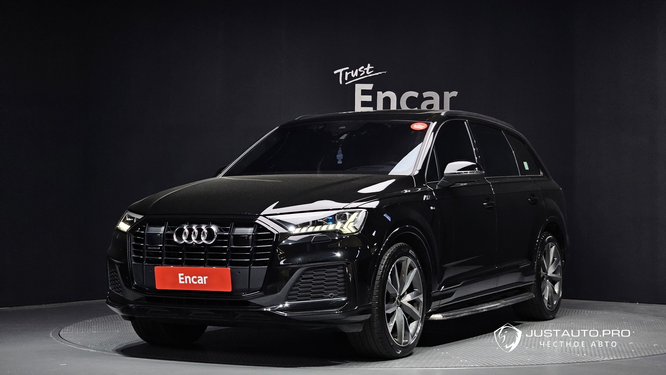 Автомобиль Audi Q7